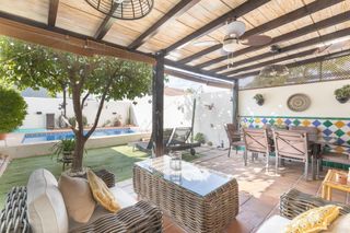 Maison jumelée à Calle calle níspero 5. Hay casas que se parecen a muchas. y otras que, nada más entrar,