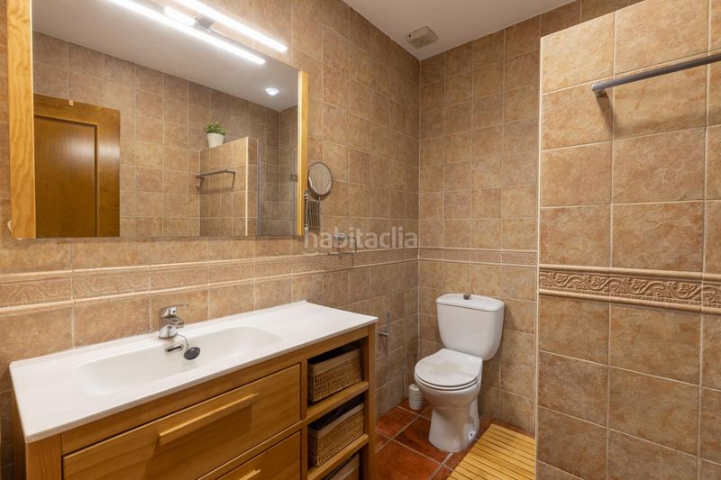 Foto 1577c3b3-2509-42ea-9897-bb1a8a69ebf6. Casa adossada a calle calle níspero 5 a Cájar