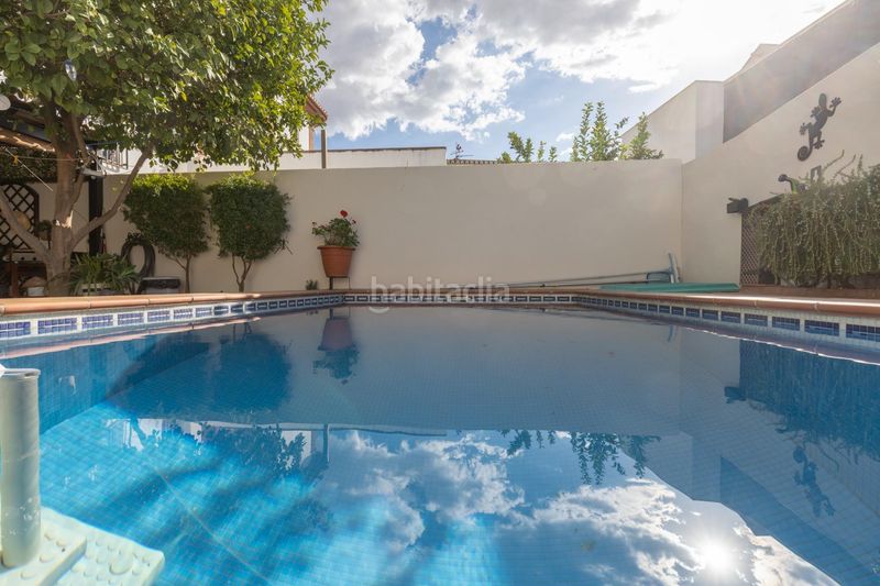 Foto 22c6698c-b9ce-4385-9437-01dfe4d5192e. Casa adossada a calle calle níspero 5 a Cájar
