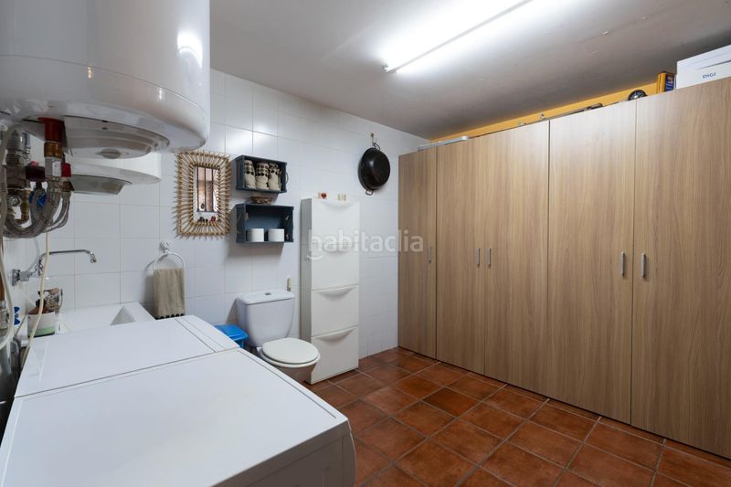 Foto 4cf6fd5f-8d02-4b22-b53c-d432ca42c21e. Casa adossada a calle calle níspero 5 a Cájar