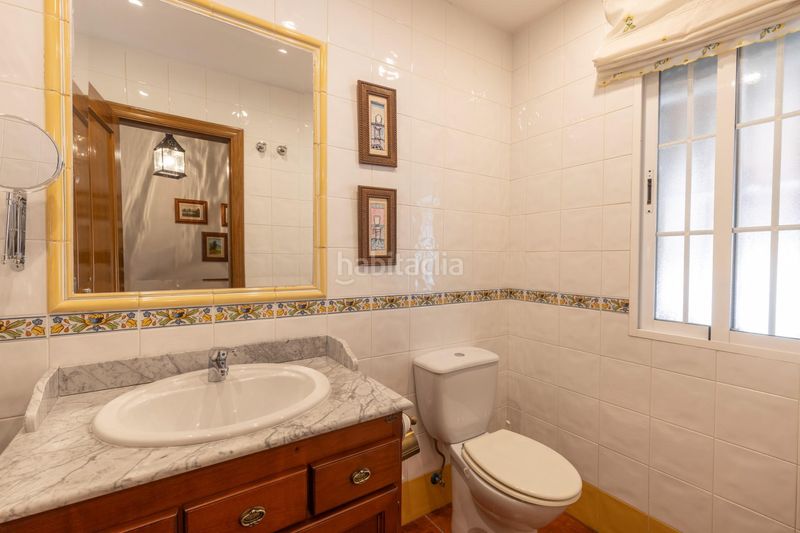 Foto 8773cfae-19e0-4fa7-bd1b-c60e4ba44a39. Casa adossada a calle calle níspero 5 a Cájar