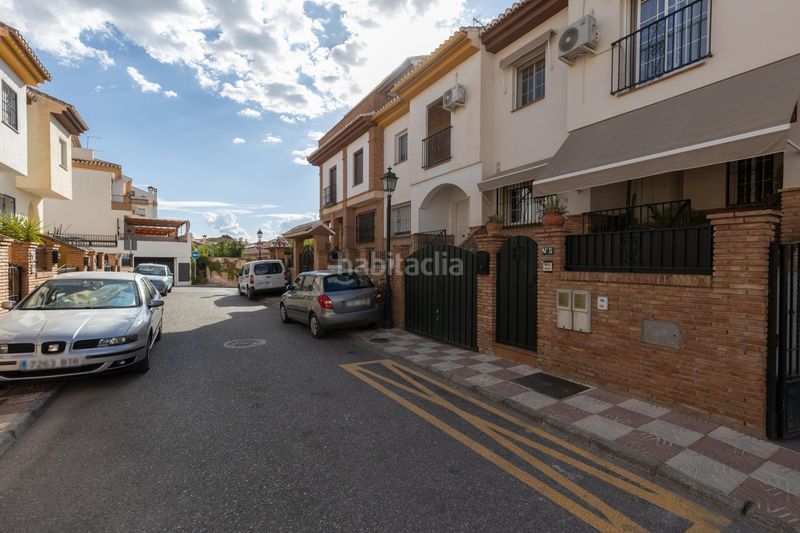 Foto 935761b3-873f-4c2c-b45f-d3cfc203486e. Casa adossada a calle calle níspero 5 a Cájar