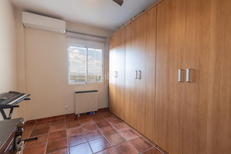 Foto e13d3d39-f980-463a-ab8f-bc798de6d0c9. Casa adossada a calle calle níspero 5 a Cájar