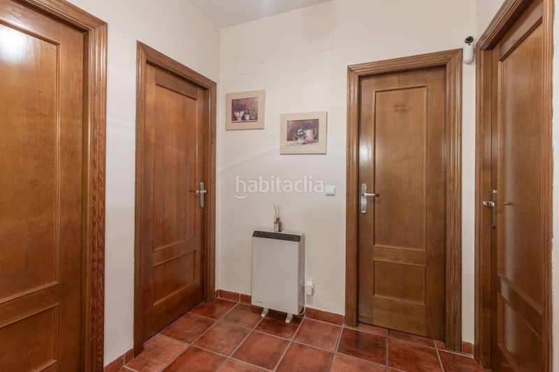 Foto e1c52726-cde7-4648-bcb3-e01345b20cbe. Casa adossada a calle calle níspero 5 a Cájar