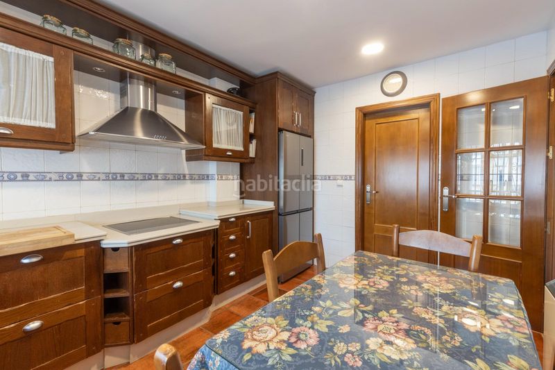 Foto e6cd74dd-fea7-4f4d-b8d7-bd934eed3b35. Casa adossada a calle calle níspero 5 a Cájar