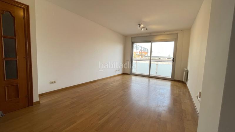 Foto 908e4756-e5aa-42bc-b8f6-4cc078083415. Pis amb calefacció aparcament a Centre Castelldefels