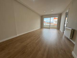 Pis  Avenida de blanes. Piso recién reformado en blanes