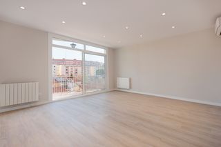 Flat  Avinguda de la concòrdia. Piso exterior totalmente reformado muy luminoso