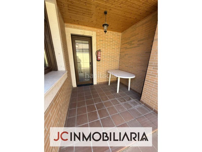 Foto 017136f4-b0c2-4c98-99c3-cedeacf8a2f2. Casa amb calefacció aparcament a Venta de Baños