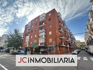 Pis en Serafn 1. Piso para reformar con terraza en el barrio de la rondilla, en l