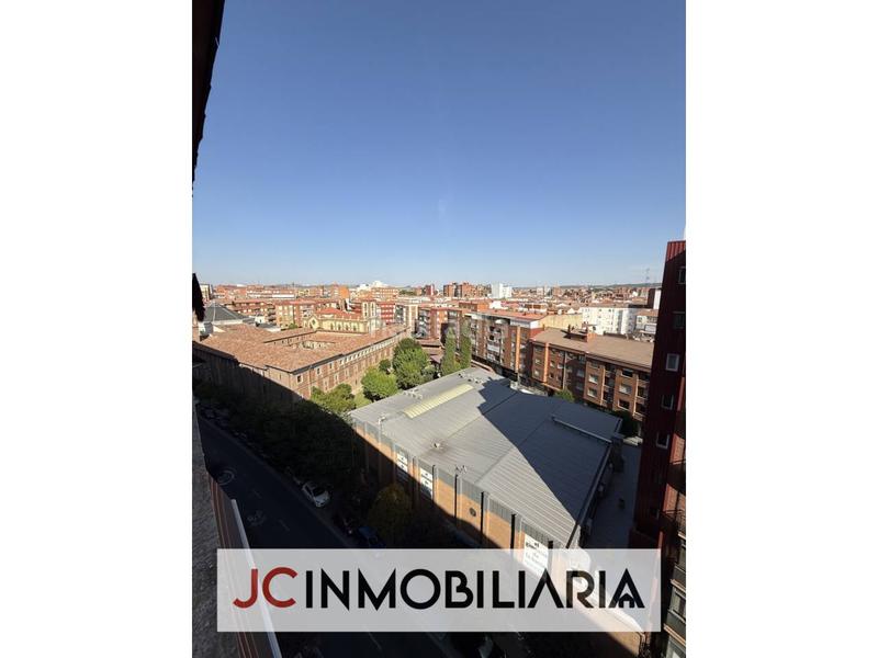 Foto a9616f8f-aeff-4e55-9358-8bb7050d7d56. Flat with heating parking in Centro Valladolid