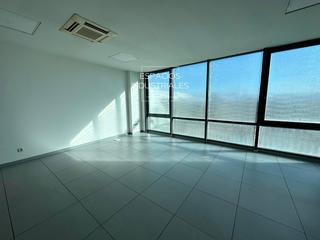 Rent Industrial building in Los Cestos-Belén-Las Eras. Se alquila nave escaparate en ciempozuelos