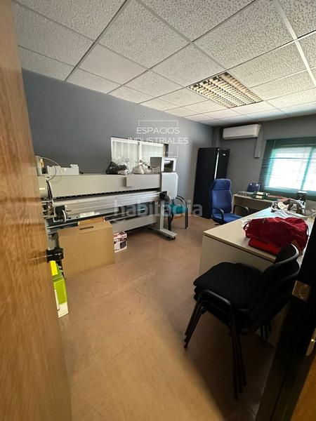 Foto 9c02d14c-b76a-4479-a95a-9dec6f7e0883. Capannone industriale in Moraleja de Enmedio