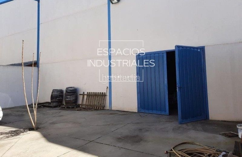 Foto 5b55f7f4-9ce2-4ed7-b9e5-b6b9335d6b3a. Nau industrial a Loeches