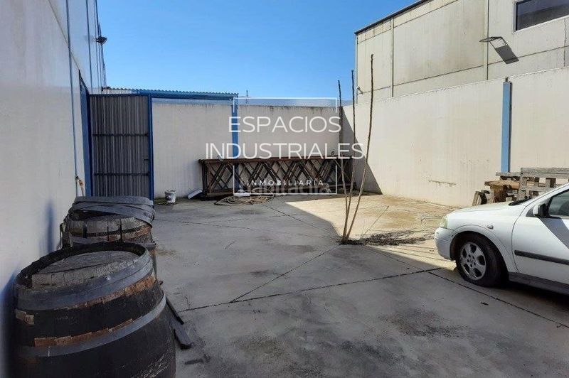 Foto e4a64775-db93-47af-b52b-f40b4435f797. Nau industrial a Loeches