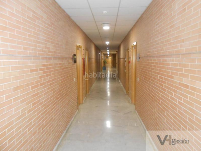 Foto 4bc43ee2-c52c-4c13-bf46-c1b9712fd92f. Oficina a colores - entreparques Sevilla