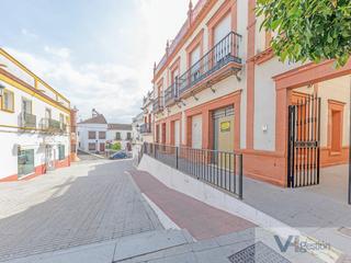 Local commercial  De la constitucion. Carrión de los céspedeslocal