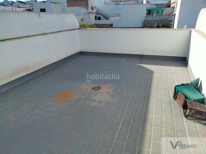 Foto e993fb1c-f4ac-42c8-ab58-562ef179ef0f. Dúplex a Villamartín