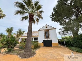Masia en Mor�n de la Frontera. Mor�n de la fronterafinca rustica