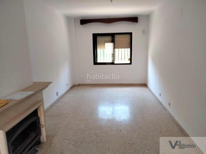 Foto 2514b41b-0315-438f-a829-d9aebb3676e8. Casa adossada a colores - entreparques Sevilla