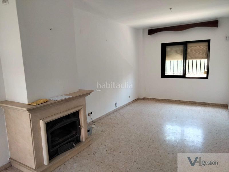 Foto 2985b7fa-af8b-4151-9e5d-cf7424ea1006. Casa adossada a colores - entreparques Sevilla