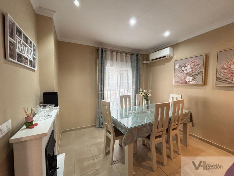 Foto e78ecbd0-0450-4a54-b5a7-e28b0d105378. Casa amb piscina a Villamartín