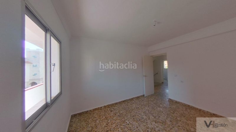 Foto fadd069b-2e0c-444f-9798-406e42a9f226. Casa a san juan a Puerto de la Duquesa Manilva