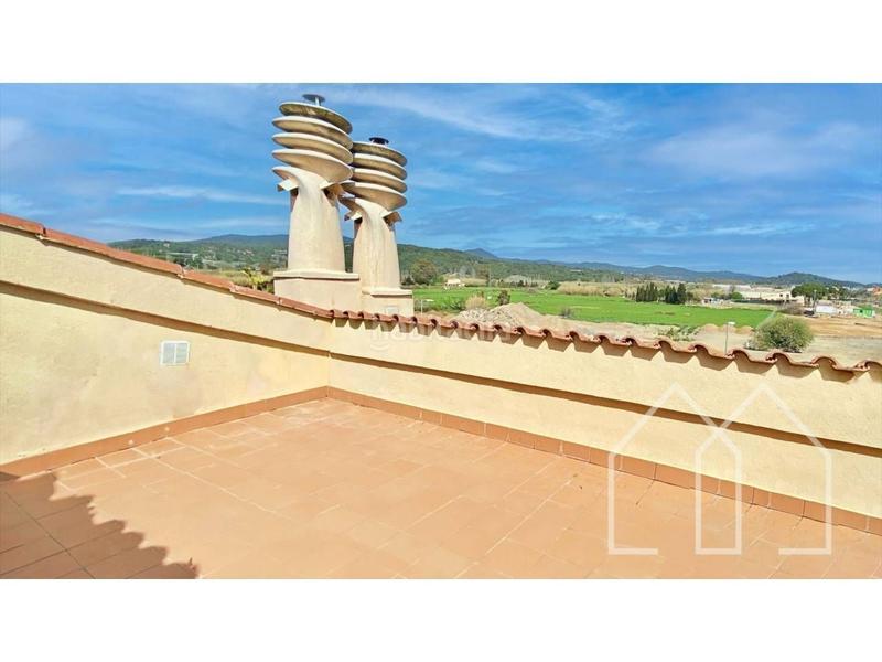 Foto c705aad4-97d0-4f39-9ef8-f6ef50527af0. Àtic amb piscina a Avinguda Catalunya Palamós
