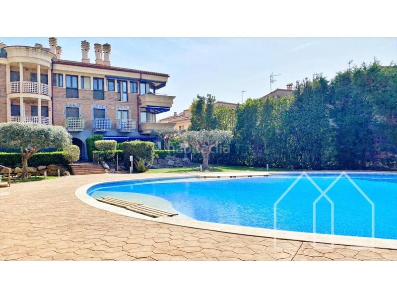 Foto f3429812-f715-4f9d-aa36-9b160824abec. Àtic amb piscina a Avinguda Catalunya Palamós