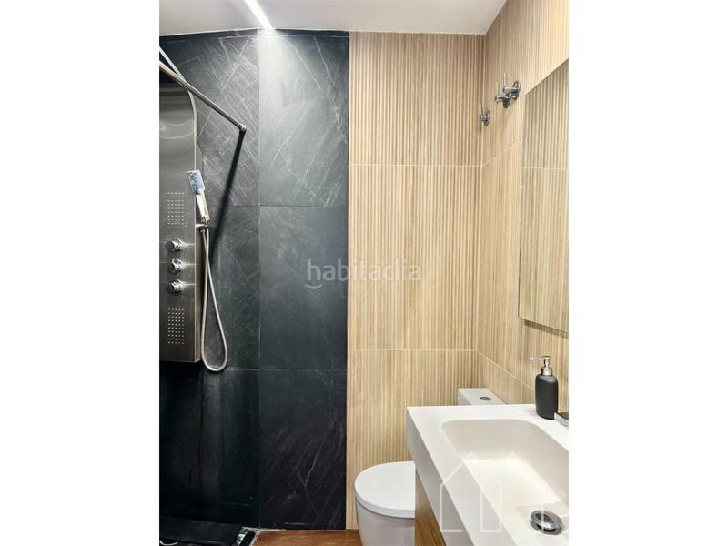 Foto b3db515f-606d-4edb-8e66-e6fa3dd63628. Piso espectacular piso céntrico reformado en Eixample Nord Girona