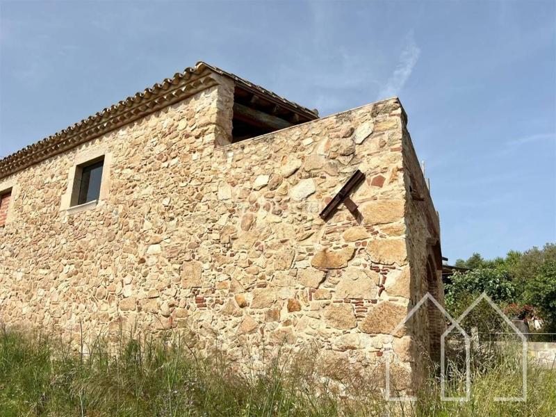 Foto 73c58fef-2857-4cc7-9455-43fb43148ded. Masía preciosa masía en castell daro en Castell d´Aro