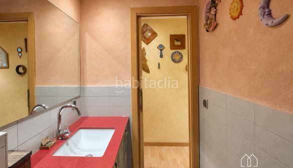 Foto 40472bea-84f6-4a46-8f46-7155077aa8e5. Àtic amb calefacció a Sant Narcis Girona