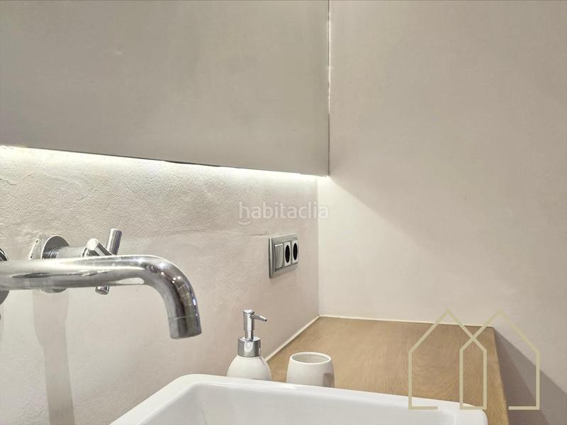 Foto 37d2f137-ffa9-41b3-81d6-05d6ca08988c. Attico con riscaldamento in Centre-Barri Vell Girona