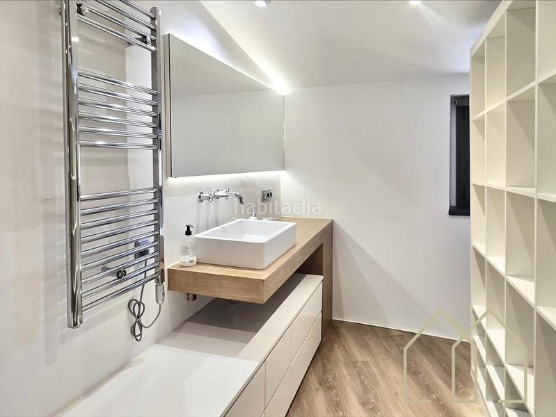 Foto 63f86f91-3882-4824-be25-4432ad922e0b. Attico con riscaldamento in Centre-Barri Vell Girona