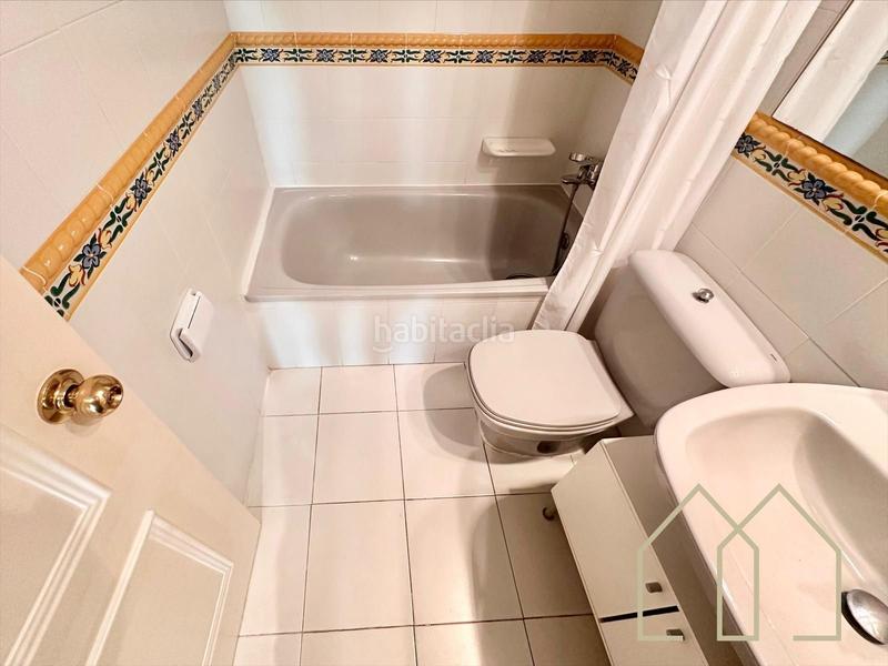 Foto aacd433b-4b53-4b84-b8c6-5753c756cfcb. Pis amb calefacció piscina a Eixample Residencial Escala (L´)