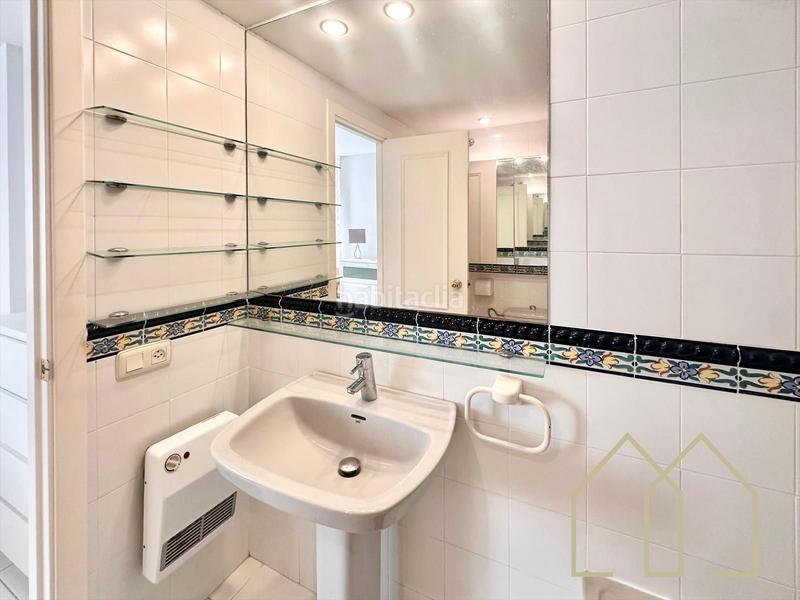 Foto b6994374-e895-49e1-bfc9-7e91c8a26eff. Pis amb calefacció piscina a Eixample Residencial Escala (L´)