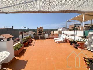 Casa adossada  Nou de sant antoni. Casa esquinera con gran terraza