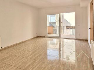 Duplex in Platja Gran. Dúplex con terraza y vistas al lado del mar en palamós