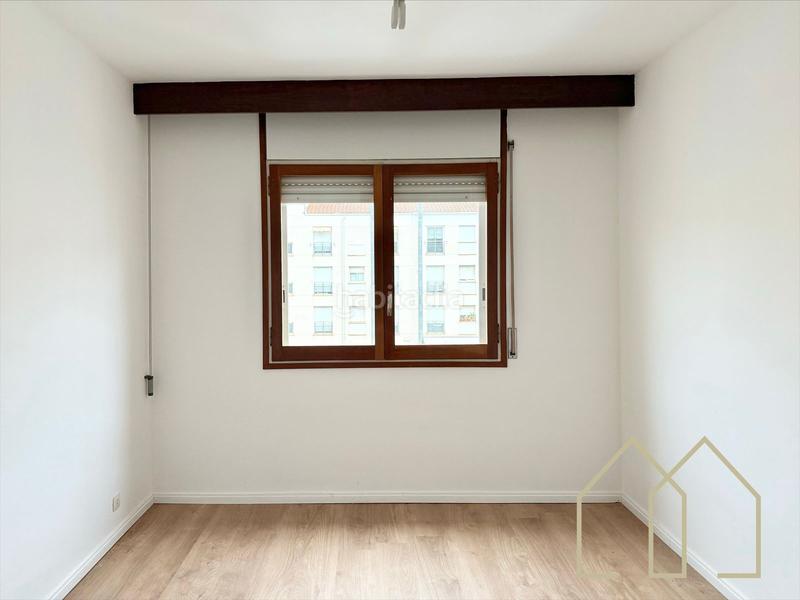 Foto f7bbb649-277b-4752-a96f-5944f2b69530. Etagenwohnung mit heizung in La Devesa Girona