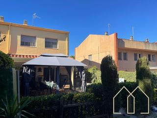 Casa adossada a Caldes de Malavella. Casa apareada en caldes de malavella