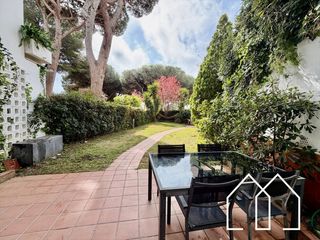 Flat in Los Pinos-Politur. Planta baja con jardín en platja daro