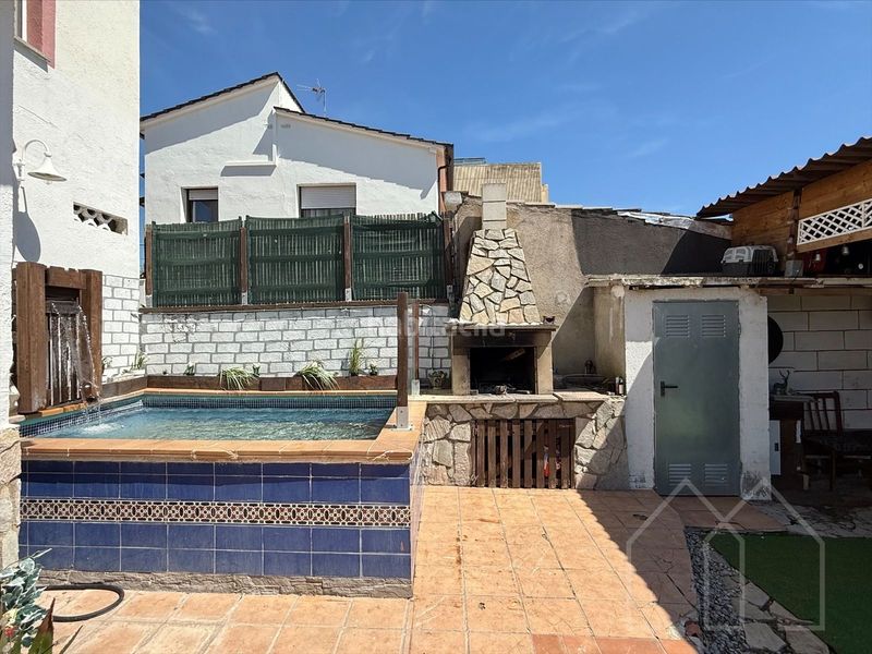 Foto a3ce3779-3ff7-4556-8be9-7f88db60a82c. Casa amb calefacció aparcament piscina a Sils