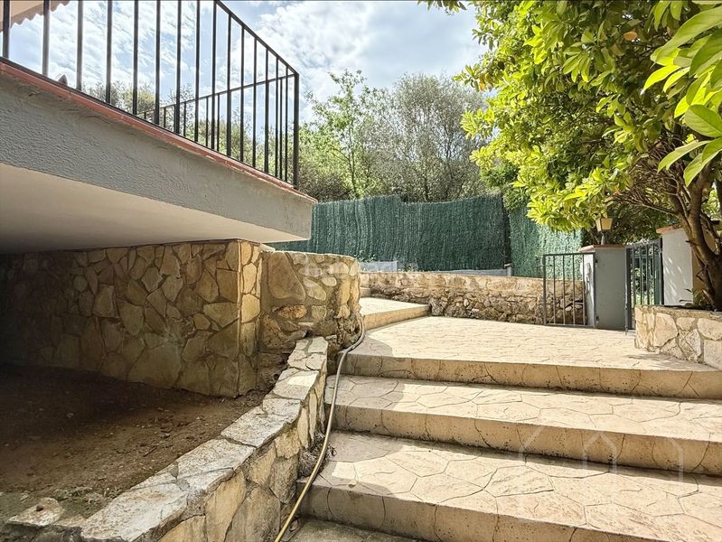 Foto 08e9d18b-17c9-461e-ac9c-b63dd428f41d. Casa amb calefacció aparcament piscina a Quart