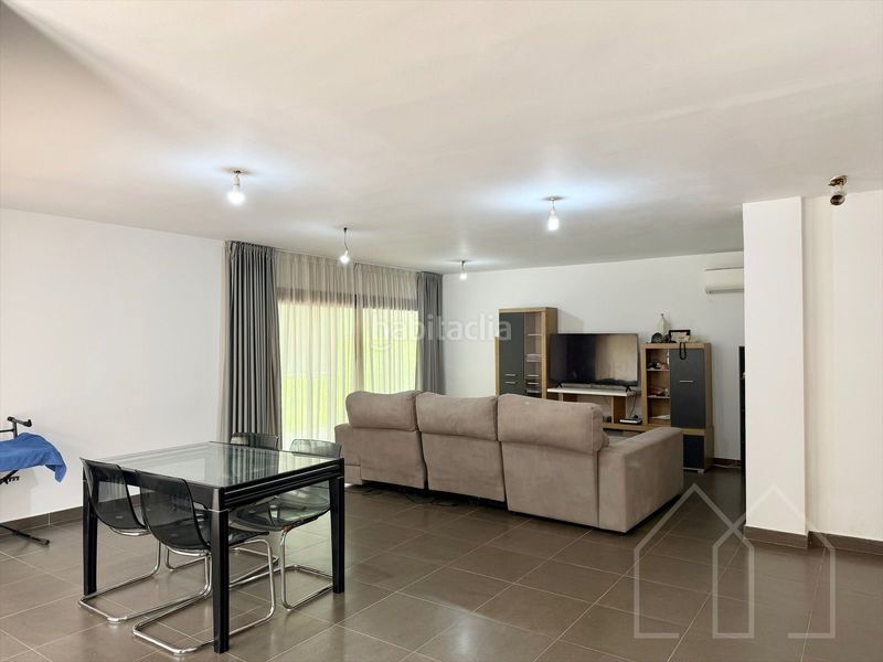 Foto ee0e0657-8b19-4287-b3aa-bf9de0b2c717. Maison avec chauffage parking piscine dans Quart