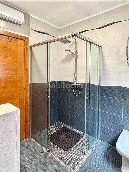 Foto f8553408-b5e1-4126-8d66-656d09d16a94. Maison avec chauffage parking piscine dans Quart