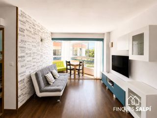 Appartement  Onze de setembre. Ático reformado en platja daro a solo 50 metros del mar