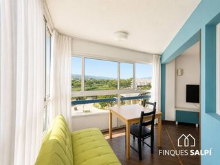 Appartement  Onze de setembre. Ático reformado en platja daro a solo 50 metros del mar