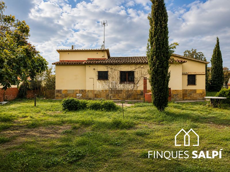 Foto 1ce7bee3-df38-4e91-bd75-54b7c53c28a8. Casa amb calefacció aparcament a Caldes de Malavella