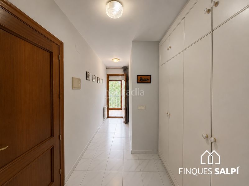 Foto 06f7162d-fb8c-4c2b-b355-582e14f64396. Casa adossada amb calefacció a Jonquera (La)