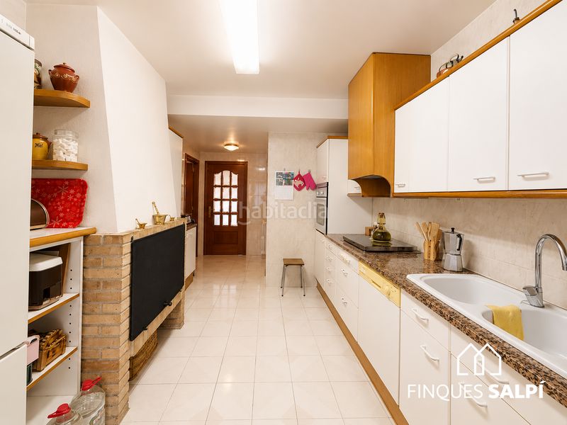Foto 1ed1d886-3553-4ea7-847f-dd3ae411142e. Casa adossada amb calefacció a Jonquera (La)